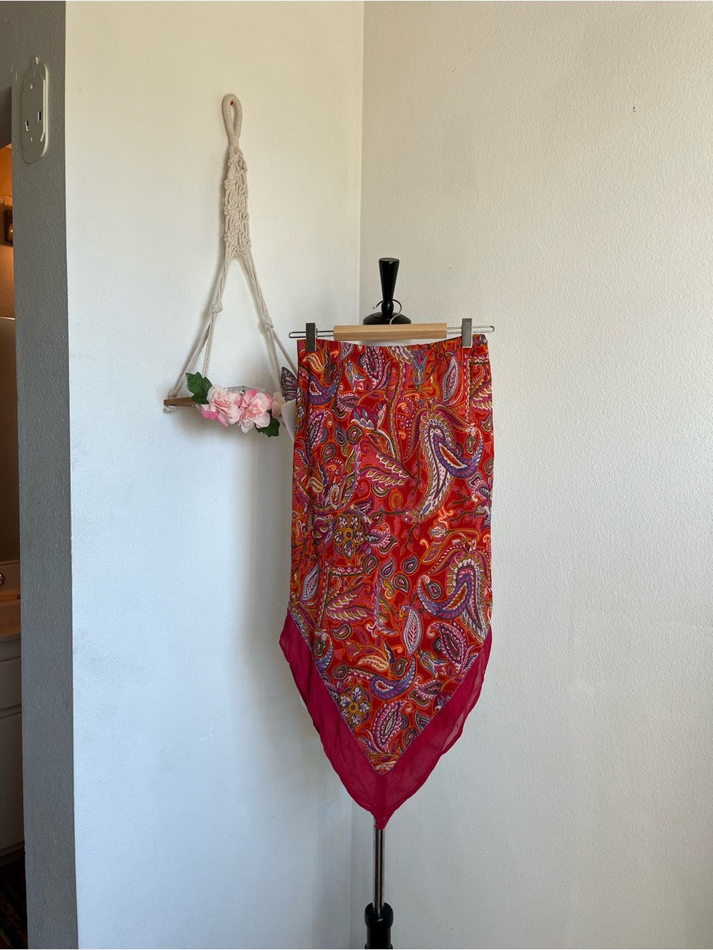 Y2K boho Red Paisley Skirt size medium
